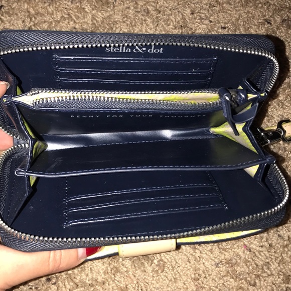 Stella and Dot wallet - Picture 3 of 3